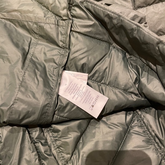 Active zone light weight packable jacket - Picture 2 of 5